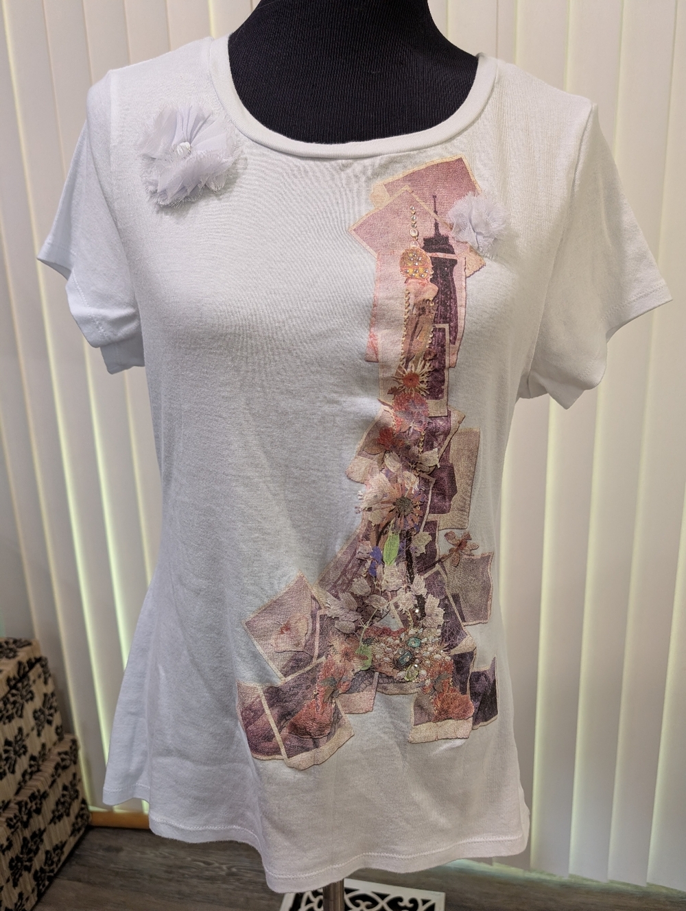 Bondolinoblu White Tee with Eiffel Tower and Floral Details